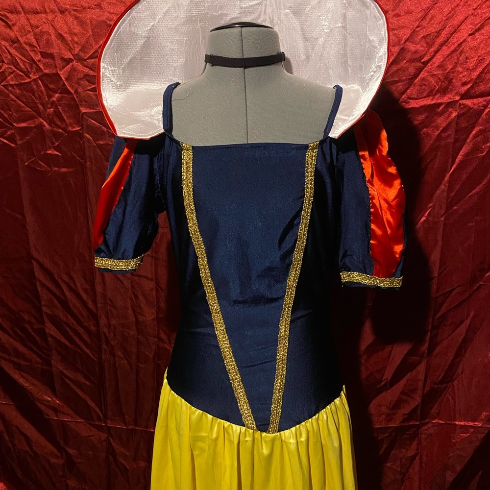 Snow White costume size SM